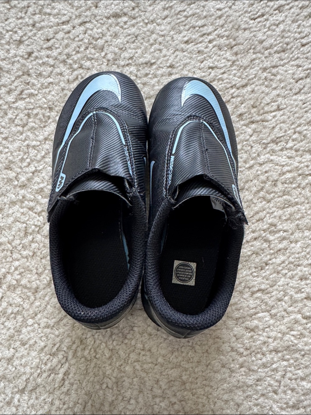 Nike Jr. Mercurial Vapor 16 Club black Sneakers with Light Blue Swoosh Size 13.5 - Picture 8 of 8